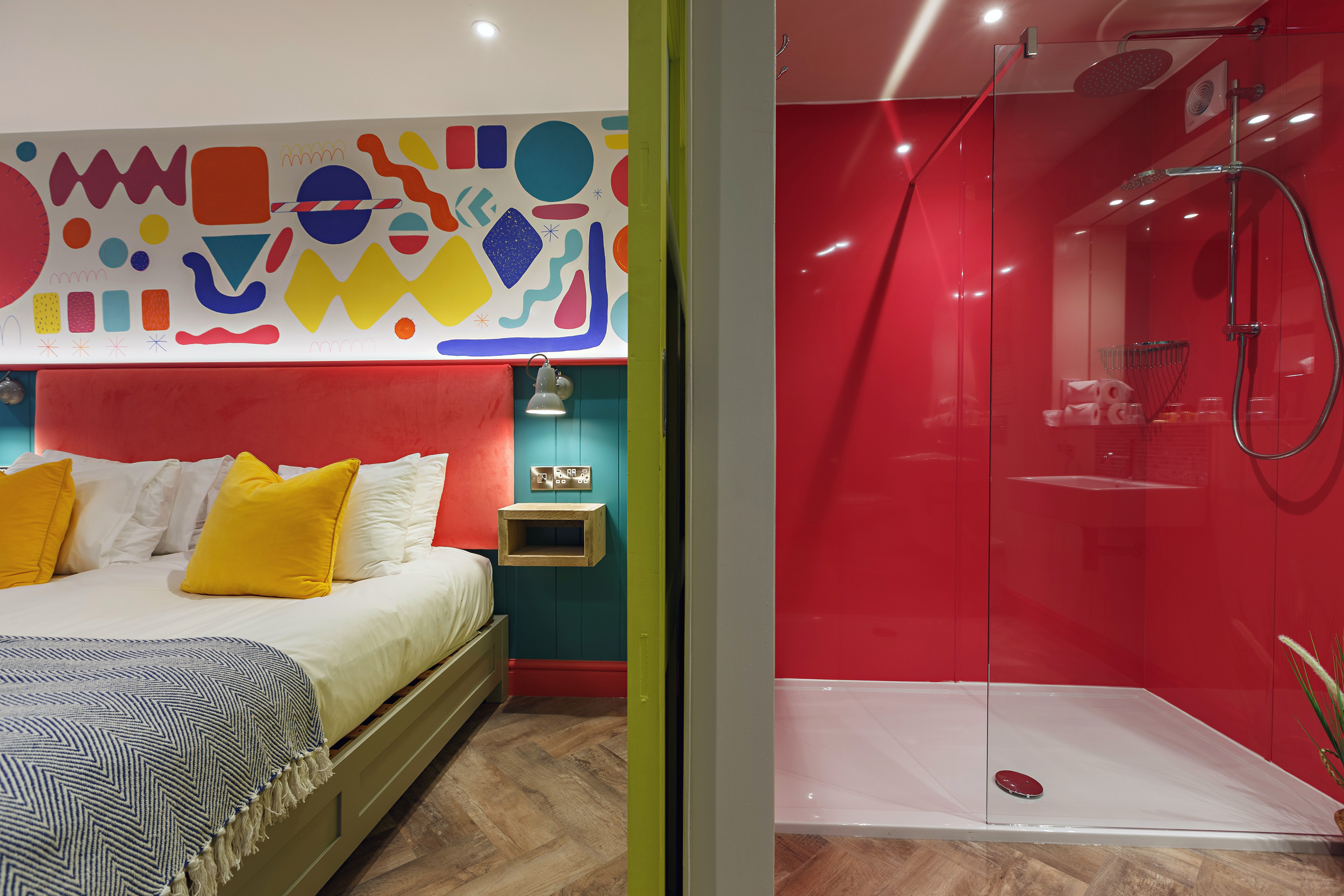 Courtyard Spa bedroom and shower 