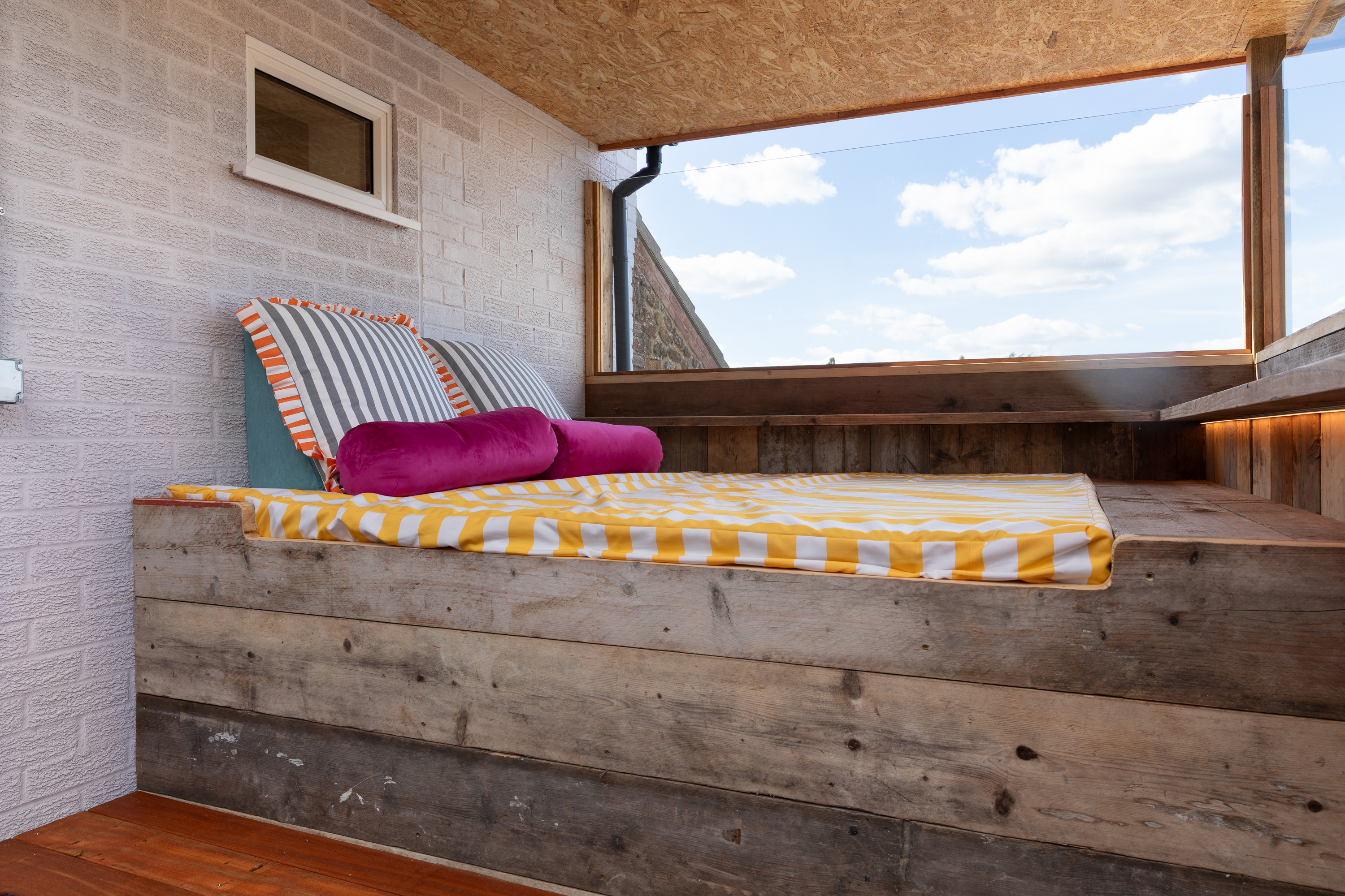 Outside Daybed